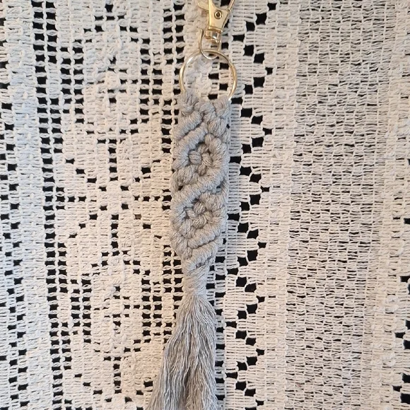 Handcrafted Macramé Keychain Set - Neutral Tones - Picture 5 of 12